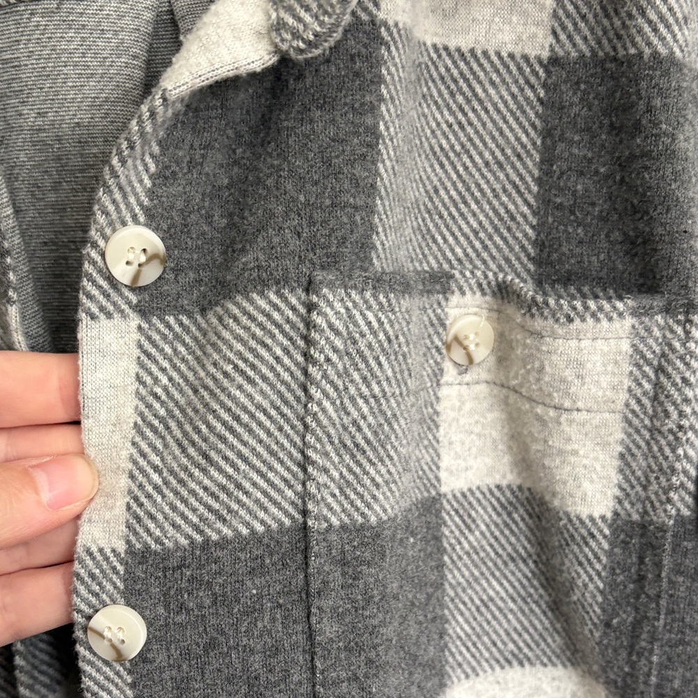 Thread and Supply that cozy life Gray Plaid Women's Jacket Size Small - Picture 3 of 8